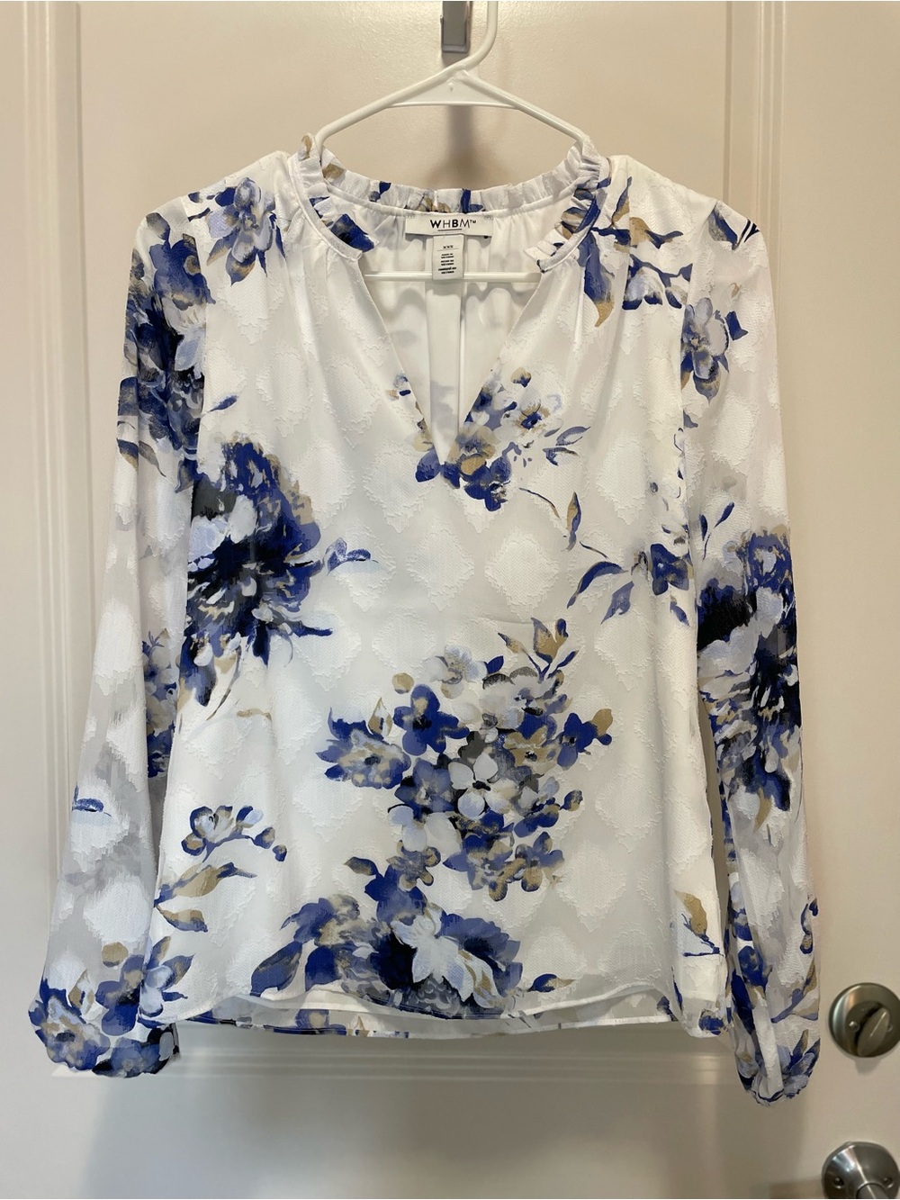 White House Black Market White Floral V-Neck Long Sleeve Blouse